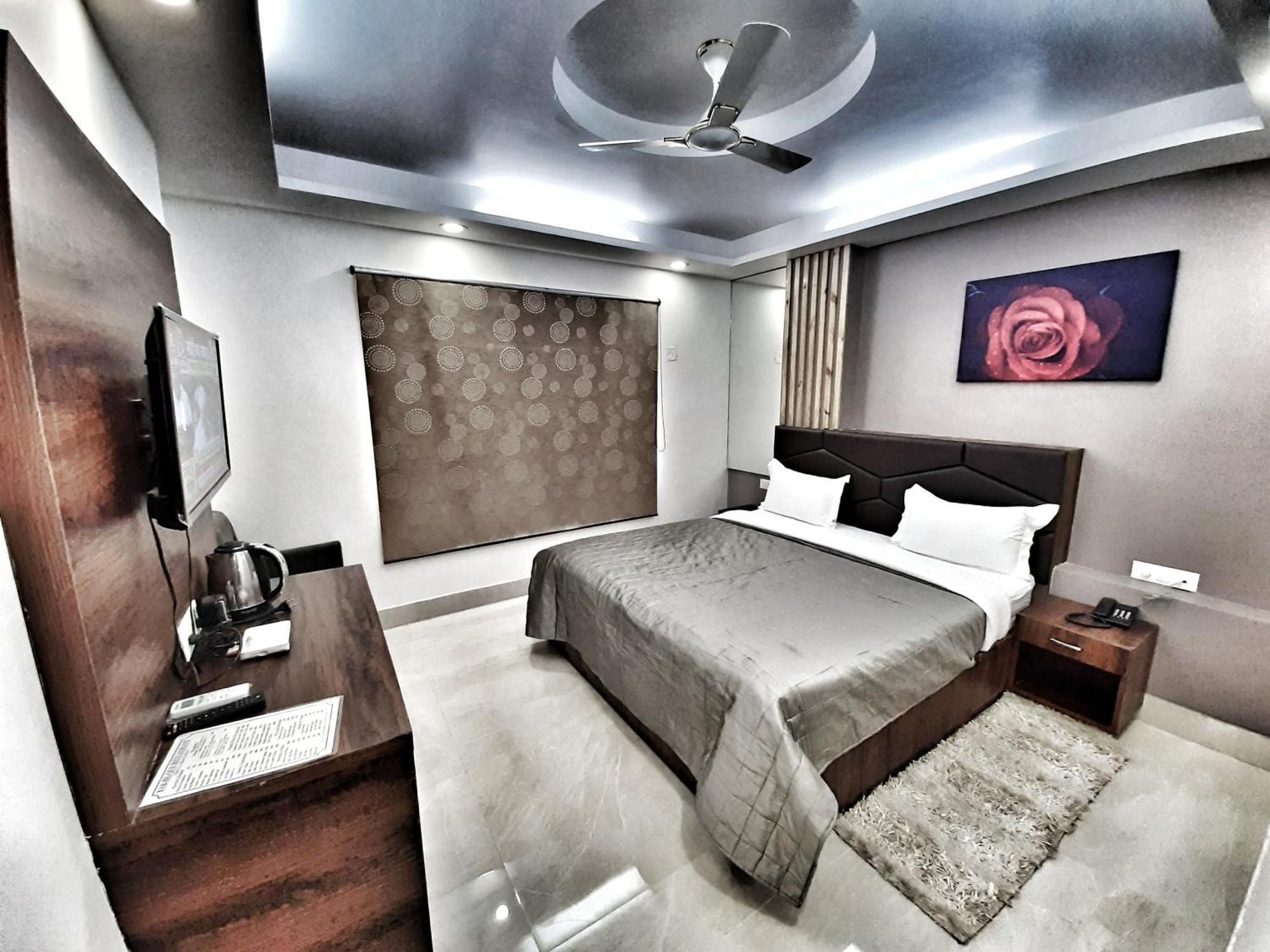 Airport Hotel Delhi Aerocity, 15 Mins Yashobhoomi 뉴델리 외부 사진